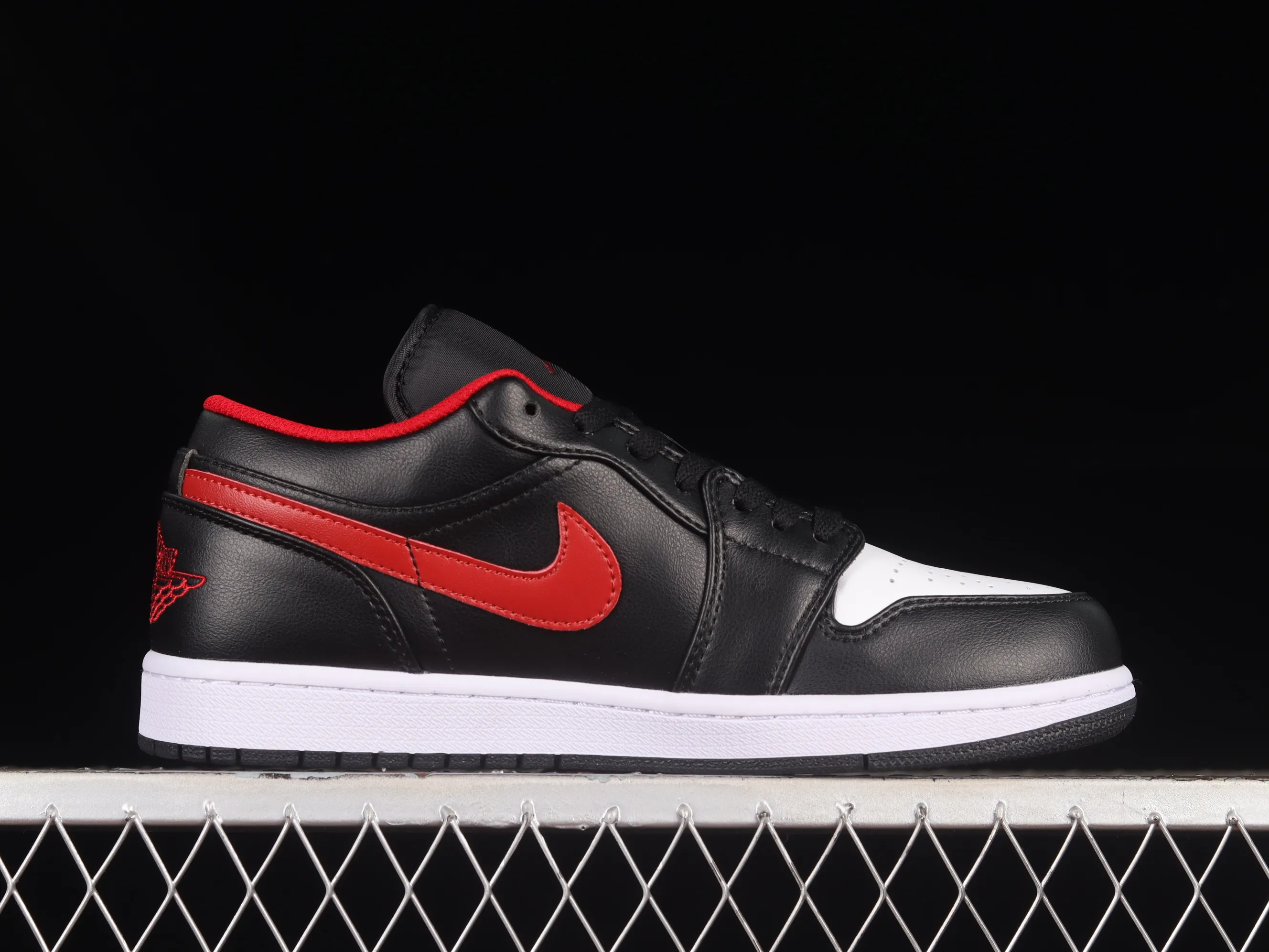 All categories Air Jordan Jordan series basketball shoes Air Jordan 1 Low Z version Air Jordan 1 Low "White Toe" AJ1 Joe 1 small black red toe low-top basketball shoes 553558-063